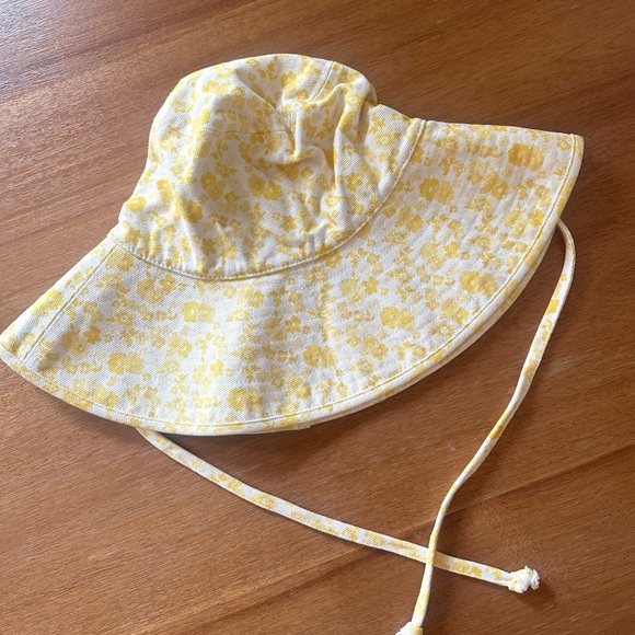 Lack of Color Yellow Holiday Hat Sunshine Bloom Size small/medium - Picture 7 of 7